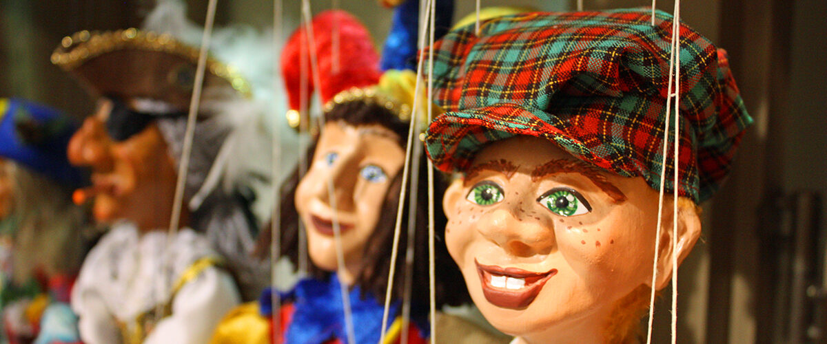 marionnettes traditionnelles vs modernes differences
